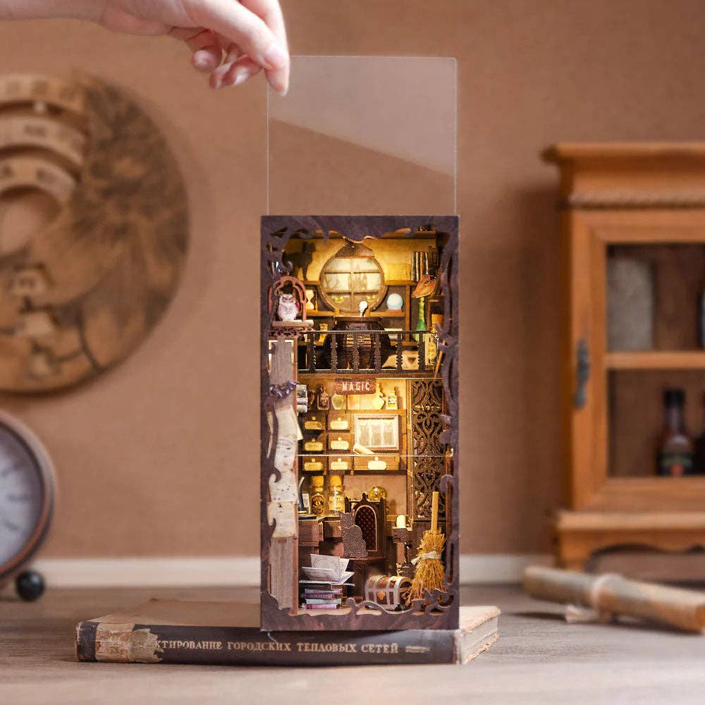 DIY Book Nook Kit - Magic Pharmacist