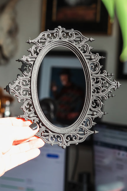 Gothic Baroque Oval Frame